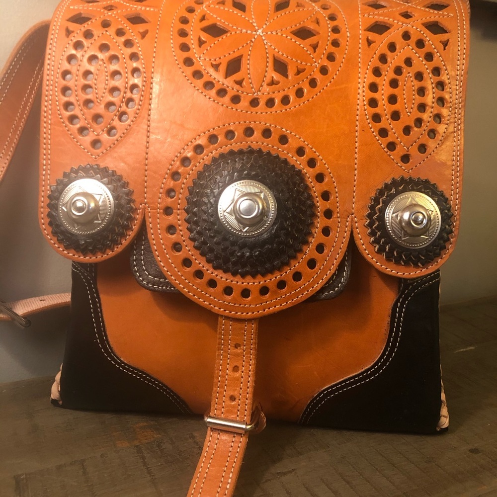 Satchel - Picture 4 of 4